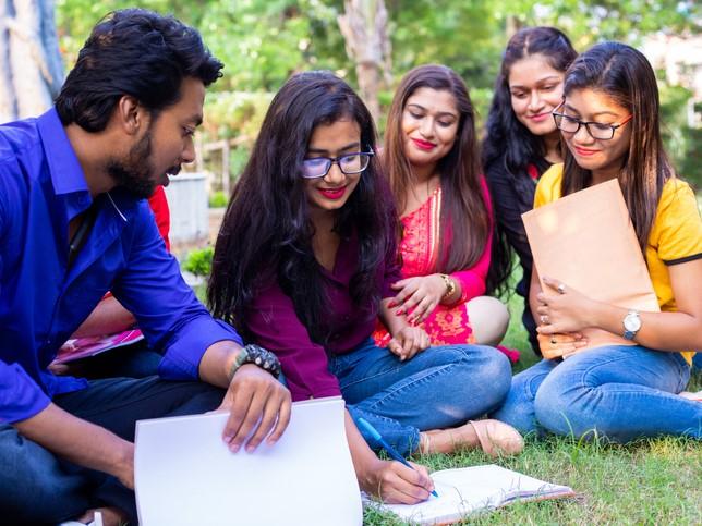 Indian students on campus. It seems unlikely that online or blended learning would find an environment to thrive in India