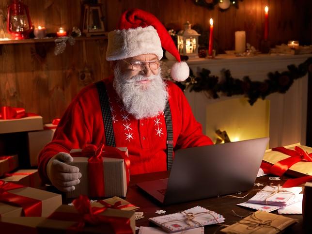 Santa goes online. But university students and staff seem to be conflating online and blended learning, when they are two separate entities