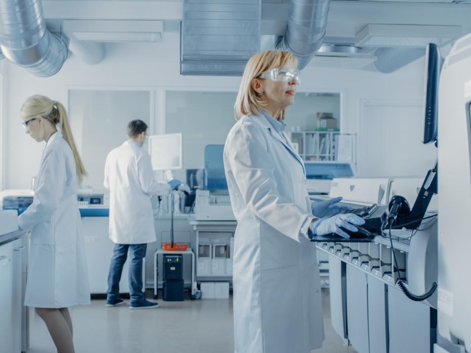 Female lab technicians carrying out experiments