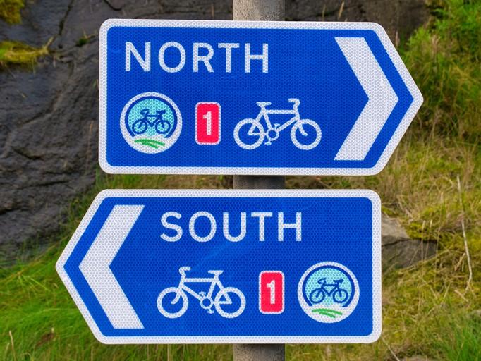 Road sign for the north and south of the UK. Regional accent differences can be even harder to familiarise oneself with when being taught online