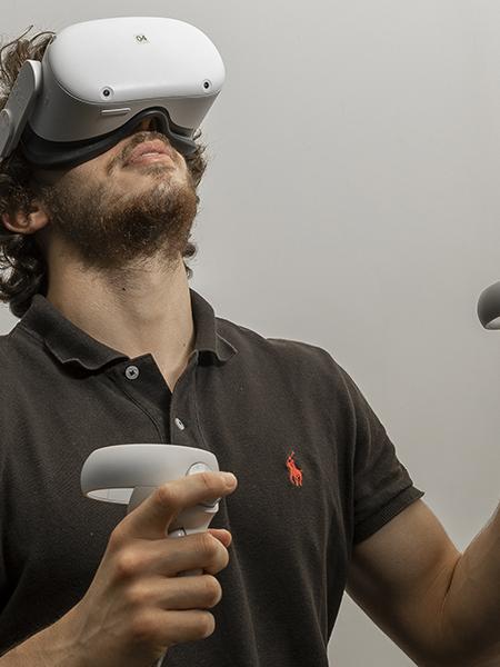 Student immersed in a hospital VR setting in the FMH Media Lab at University of Sydney