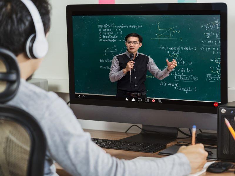 A student learning online during a hyflex class session